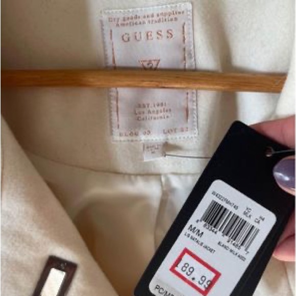 Guess coat - Picture 3 of 3